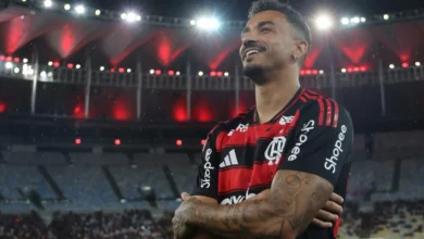 Danilo passará por cirurgia na mandíbula após choque em clássico