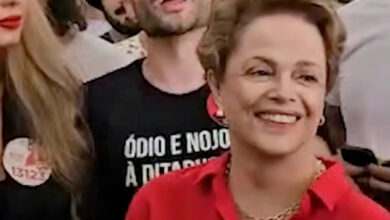 Dilma Rousseff enfrenta protestos durante votação em Belo Horizonte