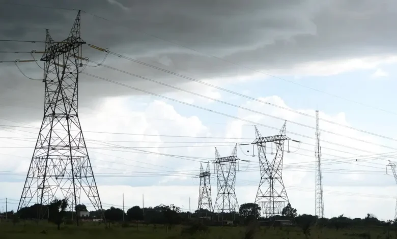 Distribuidoras reforçam rede elétrica para garantir estabilidade no dia da eleição