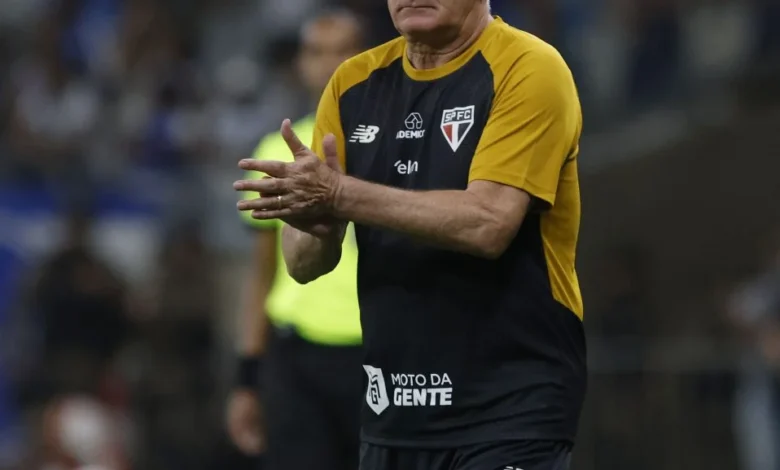 Dorival Júnior admite fase crítica do São Paulo e projeta retorno de Lucas Moura