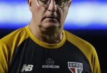 Dorival Júnior exalta entrega do elenco e apoio da torcida em vitória do São Paulo