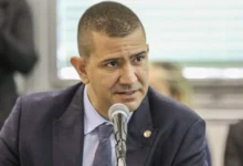 Douglas Ruas é eleito governador do Rio no primeiro turno após retotalização do Tre-rj