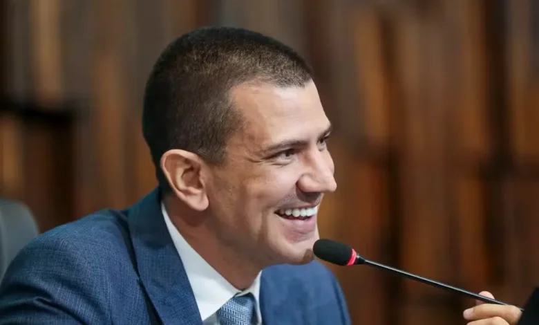 Douglas Ruas vence eleição no Rio de Janeiro após anulação de votos de Anthony Garotinho