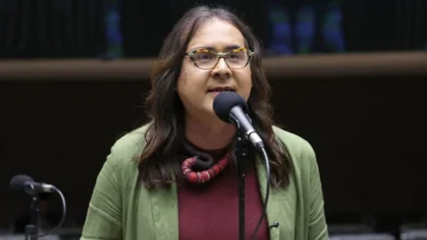 Duda salabert aponta necessidade de derrotar o bolsonarismo no brasil