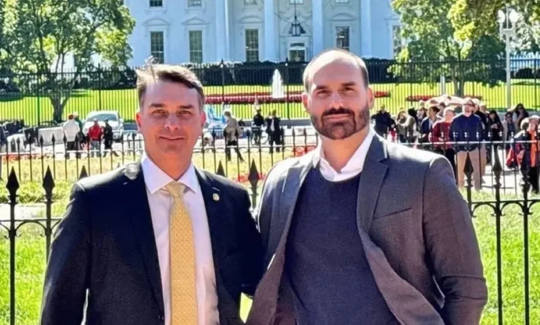 Eduardo Bolsonaro surge como nome para o Itamaraty em eventual gestão de Flávio