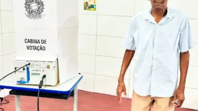 Eleitor centenário surpreende e vai às urnas em Goiânia aos 101 anos