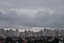 Eleitores enfrentam calor intenso e risco de tempestades durante votação