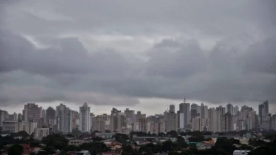 Eleitores enfrentam calor intenso e risco de tempestades durante votação