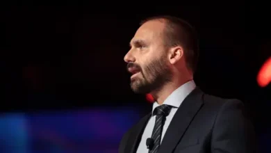 Em vídeo, Eduardo Bolsonaro ataca Tarcísio de Freitas e o chama de tecnocrata de centro