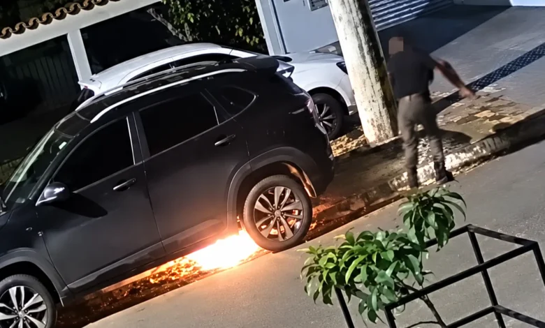 Empresária enfrenta destruição após ex incendiar veículo e loja em Senador Canedo