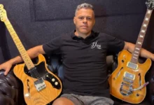 Empresário em Goiânia cria primeira guitarra utilizando madeira de móveis antigos da avó