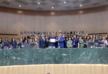 Estudantes conhecem funcionamento do Parlamento em visita educativa
