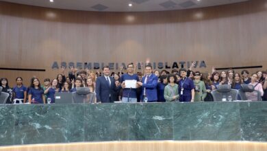Estudantes conhecem funcionamento do Parlamento em visita educativa