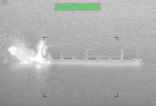EUA inutilizam cargueiro que tentou romper bloqueio naval ao Irã