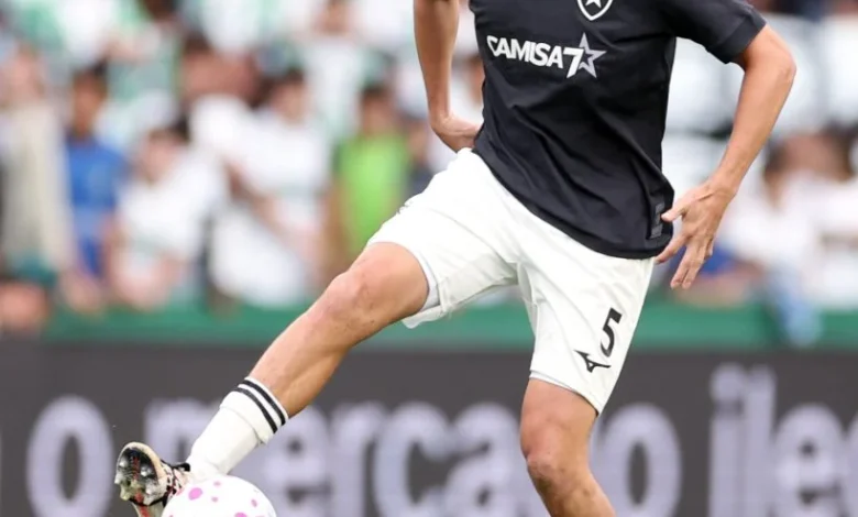 Ferraresi destaca resiliência do Botafogo após empate fora de casa