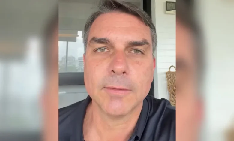 Flávio Bolsonaro antecipa clima de tensão e convoca voto útil para o segundo turno