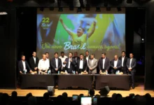 Flávio Bolsonaro articula apoio de governadores e busca votos de indecisos no 2º turno