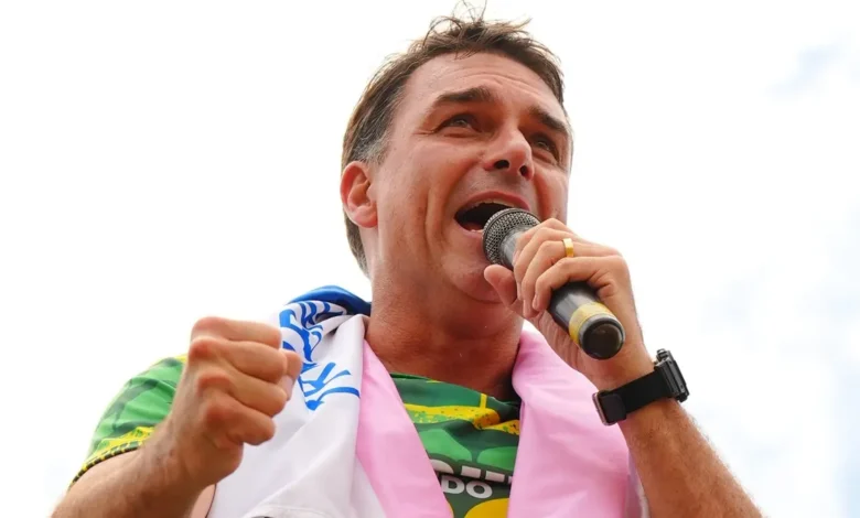 Flávio Bolsonaro condiciona abertura de sigilo a exigência direcionada a Lula