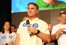 Flávio Bolsonaro convoca aliados e pede atenção máxima na reta final do segundo turno
