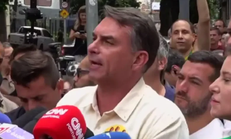 Flávio Bolsonaro critica proibição de bets e aponta insegurança jurídica