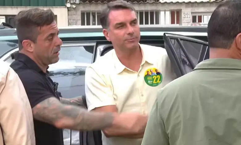 Flávio Bolsonaro cumpre agenda em Goiás na reta final da campanha presidencial