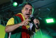 Flávio Bolsonaro evita detalhar plano de corte fiscal bilionário