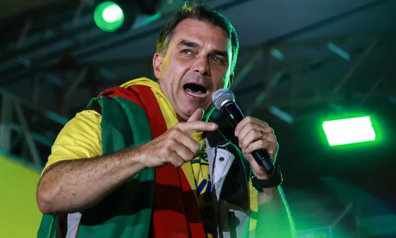 Flávio Bolsonaro evita detalhar plano de corte fiscal bilionário