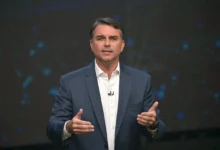 Flávio Bolsonaro muda de posição e declara apoio à tarifa zero