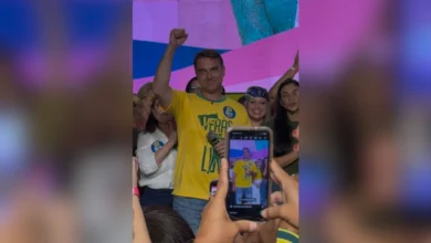 Flávio Bolsonaro propõe crédito e creches na Casa da Mulher Brasileira