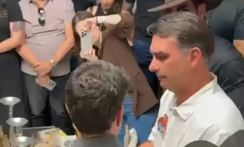 Flávio busca devolver sonho aos brasileiros ao lado de sertanejos