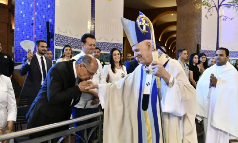 Geraldo Alckmin marca presença em missa na Basílica de Aparecida