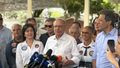 Geraldo Alckmin vota em São Paulo e critica defensores de regimes autoritários