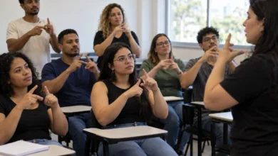 Goiânia lança 245 vagas gratuitas em capacitação de Libras para inclusão social