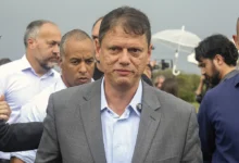 Governo de São Paulo exonera servidora após crítica a Flávio Bolsonaro