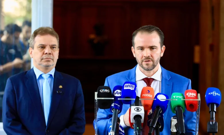 Governo planeja mudar Constituição para focar no centro da meta fiscal