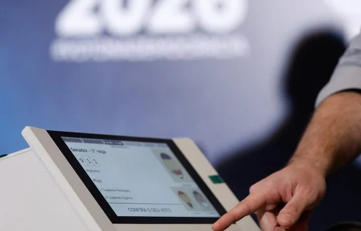 Guia das Eleições 2026 explica a sequência de cargos na urna e como votar com segurança