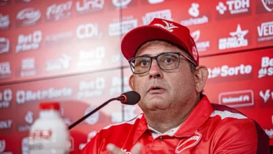 Guto Ferreira blinda Hayner e assume culpa após derrota do Vila nova