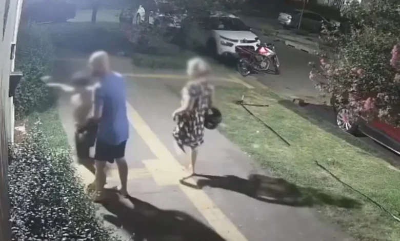 Homem é denunciado à polícia após enforcar criança que atirou pedra em portão em Goiânia