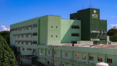 Hospital Araújo Jorge impõe condição para pagamento de reajuste salarial cobrado por funcionários