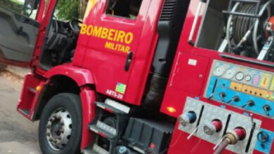Idoso é resgatado pelo Samu após incêndio destruir casa neste domingo em Anápolis