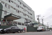 Impasse trabalhista no Hospital Araújo Jorge gera cobranças do sindicato sobre cortes e altos salários