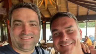 Investigação da Polícia Federal mira Flávio Bolsonaro e advogado Willer Tomaz