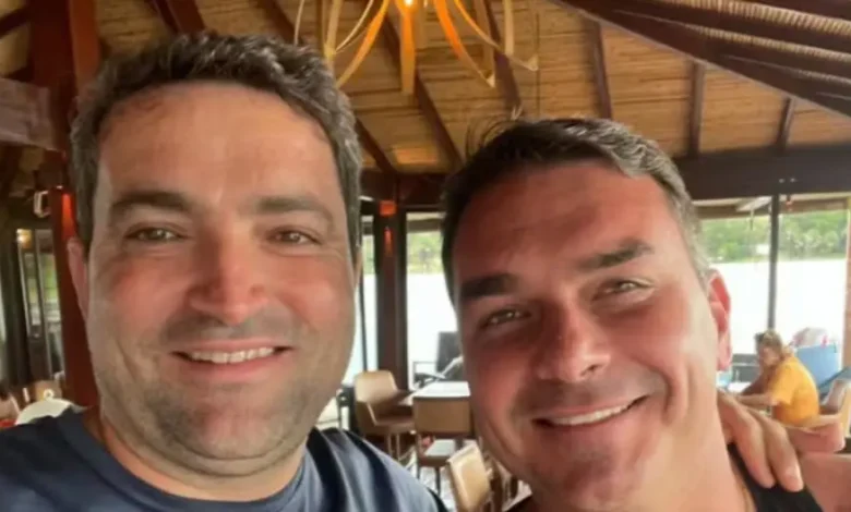 Investigação da Polícia Federal mira Flávio Bolsonaro e advogado Willer Tomaz