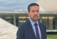 Janones celebra reativação de canal de apoio a Lula após decisão do TSE