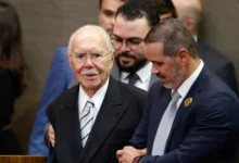 José Sarney apresenta evolução clínica positiva após cirurgia abdominal