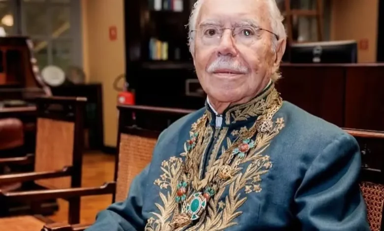 José Sarney segue internado em UTI após cirurgia abdominal em São Luís
