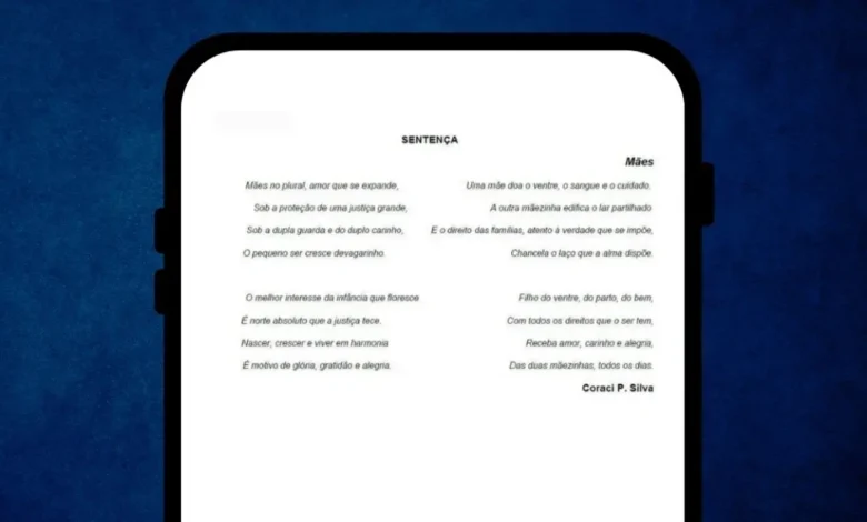 Juíza utiliza poesia em sentença para oficializar dupla maternidade