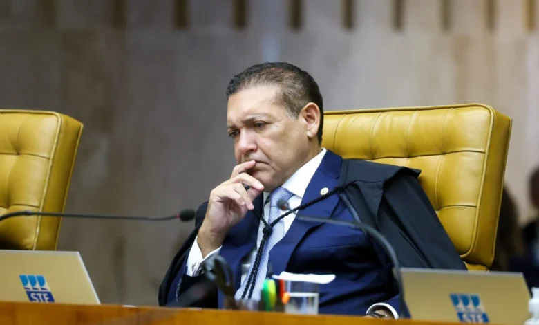 Kassio Nunes Marques volta atrás e libera veículos federais para transporte de indígenas no TSE