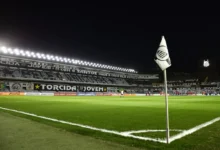 Lesão muscular tira Arthur dos próximos compromissos do Santos no Brasileirão