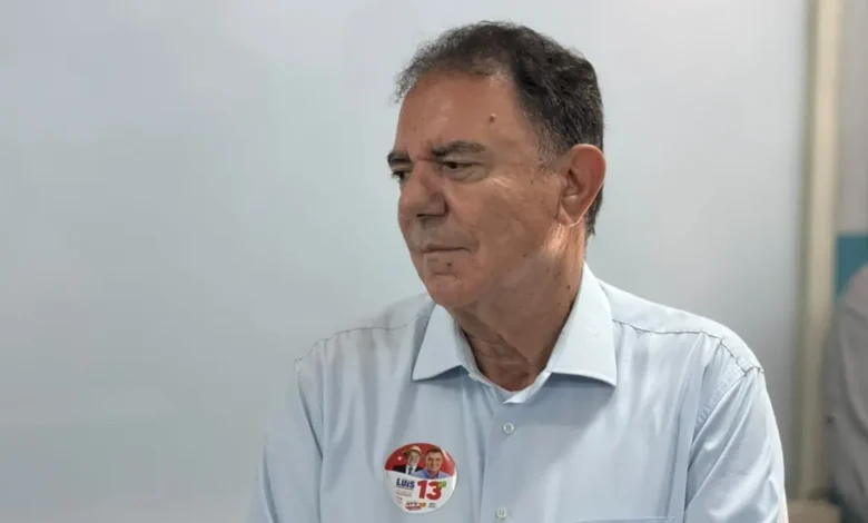 Luis Cesar Bueno registra voto em Goiânia e projeta resultado positivo nas urnas